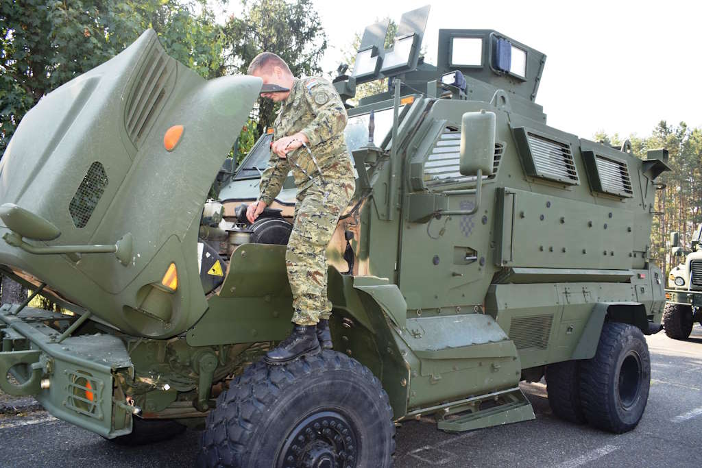 Szkolenie kierowców MRAP MaxxPro Plus: Przygotowanie do bezpiecznego zarządzania w warunkach terenowych i sytuacjach kryzysowych