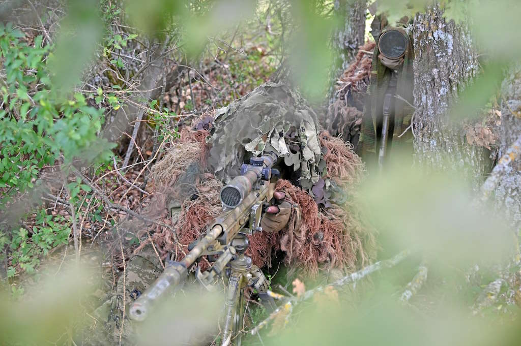 El equipo de instructores del Comando de Fuerzas Especiales entrenó a francotiradores de las Fuerzas Armadas de la República de Croacia durante un entrenamiento intensivo en 2024