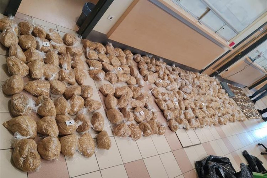 Successful customs surveillance: seizure of over 140 kilograms of illegal tobacco in Velika Gorica, offenders facing criminal charges and high fines