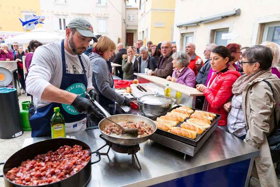 Fešta sv. Martina u Vrsaru: bogatstvo tradicije i suvremena zabava