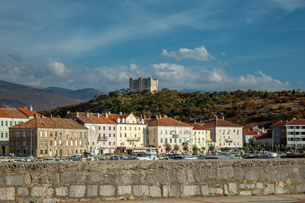 Discovering the magic of the Adriatic Gate: from walks in the Plitvice Lakes to adventures on Velebit and diving in Karlobag