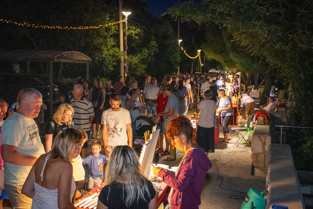 Fešta od kilometra u Novom Vinodolskom: glazba, gastronomija i tradicija oduševili posjetitelje