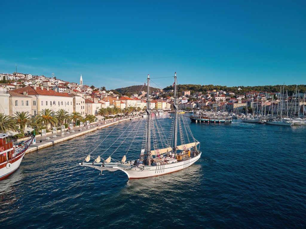 Virtuelle Realität erweckt das maritime Erbe von Lošinj durch ein einzigartiges Erlebnis im Nerezine-Baumhaus aus dem 19. Jahrhundert zum Leben