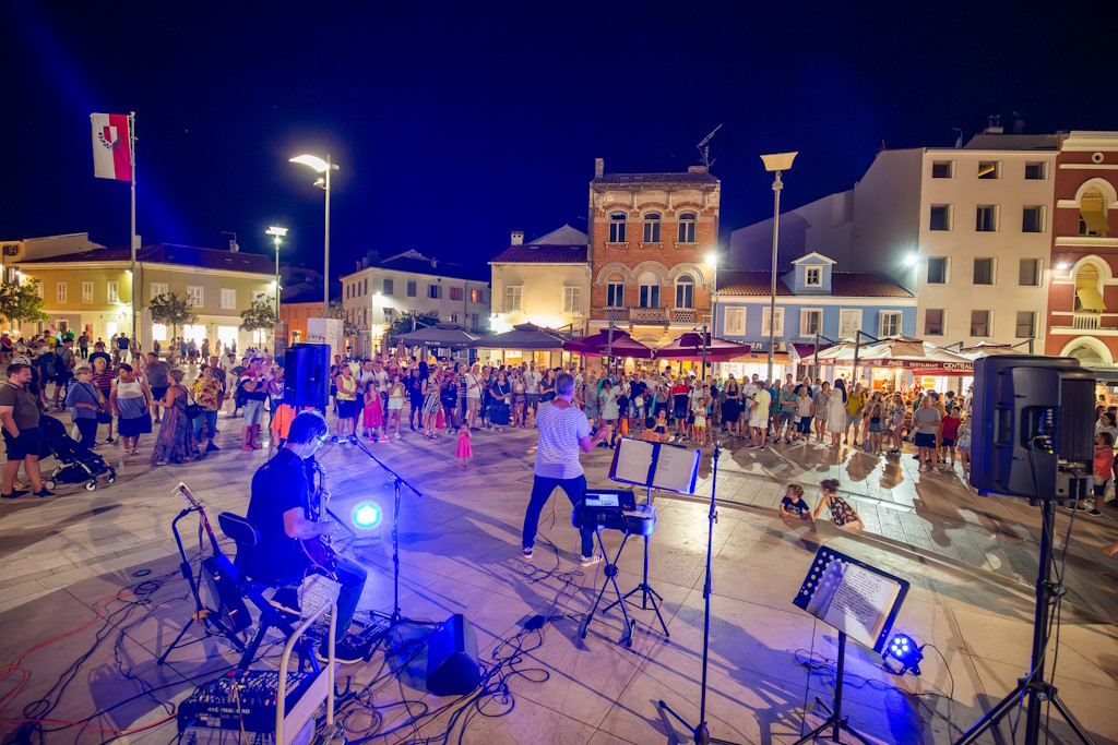 Poreč Summer bringt ein reichhaltiges Programm: klapa Rišpet, Tamara Obrovac, Konzerte in Euphrasiana und vieles mehr