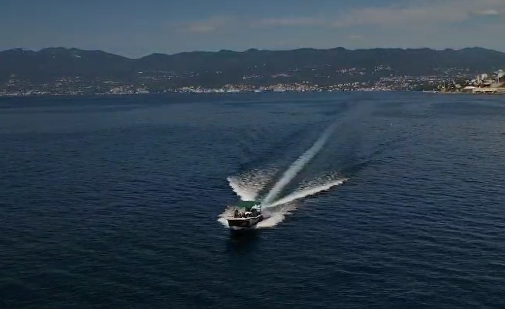 Touristenboot mit Glasboden in Rijeka: Erkunden Sie den Meeresboden, das kulturelle Erbe und die Geschichte der Stadt mit vier attraktiven Touren
